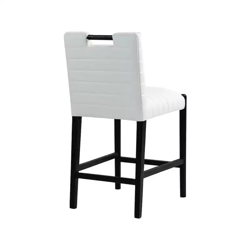 Sgabello da bancone in pelle vegana color crema