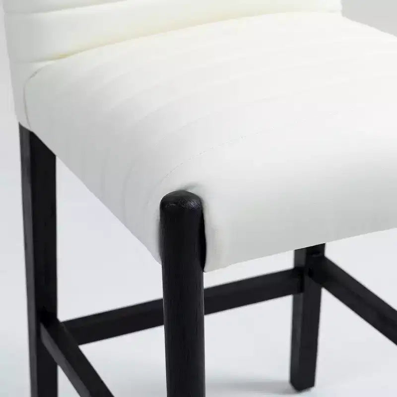 Sgabello da bancone in pelle vegana color crema