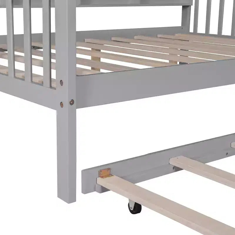 Letto a capanna con letto estraibile e mensola