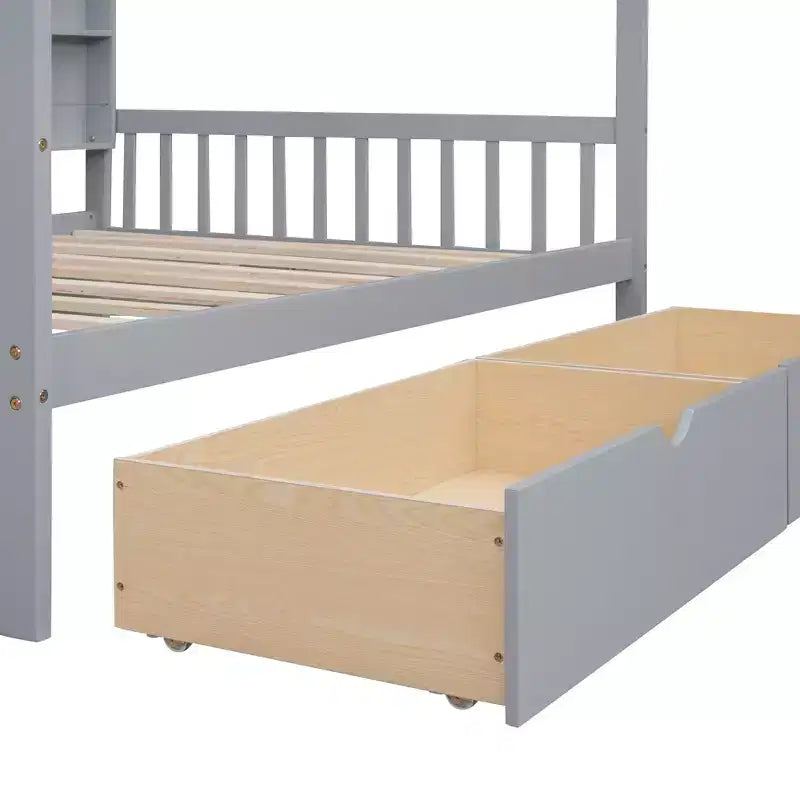 Letto a capanna con letto estraibile e mensola